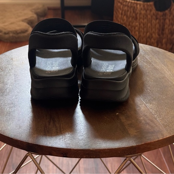 Women’s Black Skechers Slip-ins - Picture 3 of 3